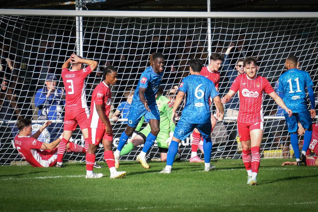j'ardell stirling puts walthamstow ahead against felixstowe and walton united