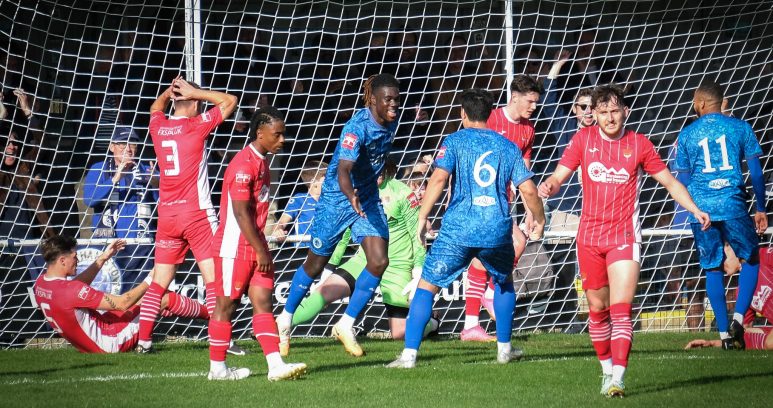 j'ardell stirling puts walthamstow ahead against felixstowe and walton united